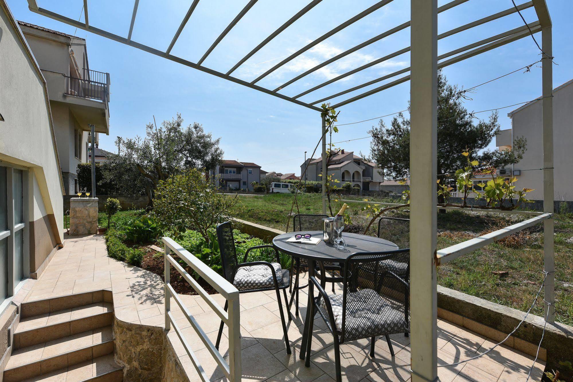 Adria Apartments Zadar Bagian luar foto